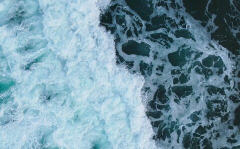 sea waving with splashing water