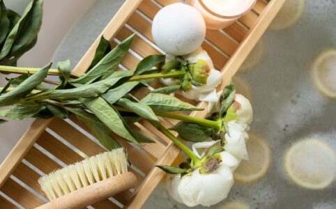 tray with bath bomb on tub